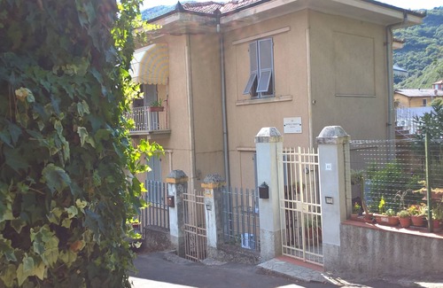 La Spezia Cottage | Apartment in detached cottage near the historic center and train station