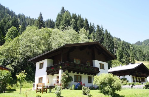 Dorf Dienten Apartment | Apartment in Dienten near Ski Lift