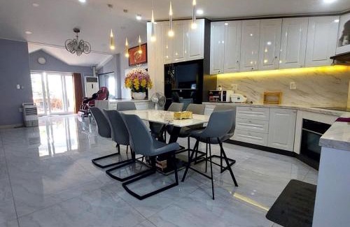 Tan Thuan Dong Apartment | Apartment in District 7 - 200m2