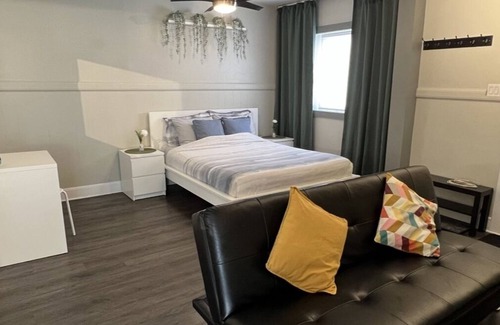 Hull Apartment | Apartment in Downtown Hull **Parking Included