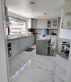 Quito Apartment | Apartment in Eloy Alfaro