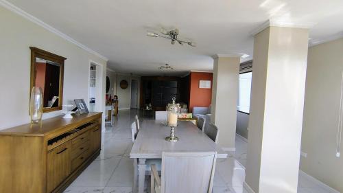 Quito Apartment | Apartment in Eloy Alfaro