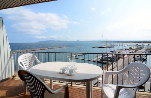 L'Estartit Apartment | Apartment in Estartit near sea beach