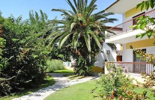 Fourka Apartment | Apartment in Fourka directly by the sea