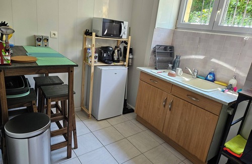Salignac-Eyvignes Apartment | Apartment in the heart of the village of Salignac