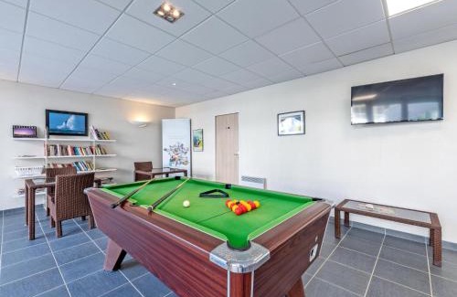 Plougonvelin Apartment | Apartment in France with Balcony & Parking