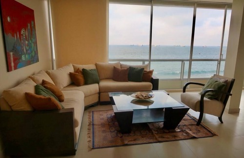Salinas Apartment | APARTMENT IN FRONT OF THE BEACH