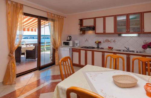 Jadranovo Apartment | Apartment in Jadranovo 13934