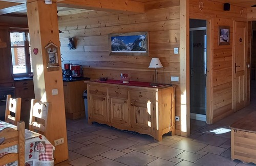 Le Chinaillon Apartment | Apartment in Jeanne-Marie chalet
