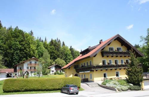 Krispl Apartment | Apartment in Krispl near Ski Slopes, cleaning included