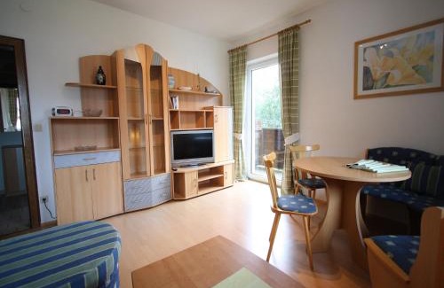 Krispl Apartment | Apartment in Krispl near Ski Slopes, cleaning included