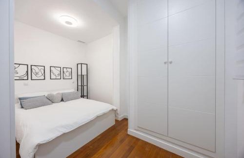 Barrio de La Latina Apartment | Apartment in La Latina ideal for Work or Study