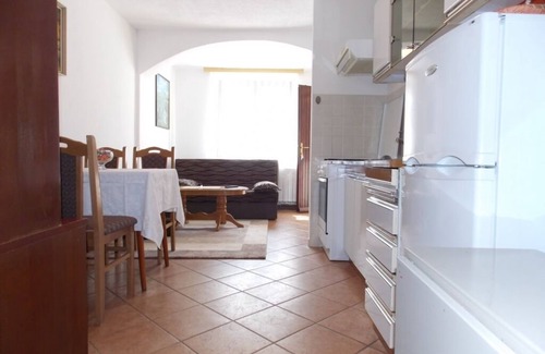 Bogovici Apartment | Apartment in Malinska with Terrace, WIFI, Washing machine (4690-4)
