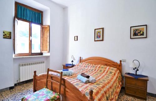 Massa Marittima House | Apartment in Massa Marittima with swimming pool