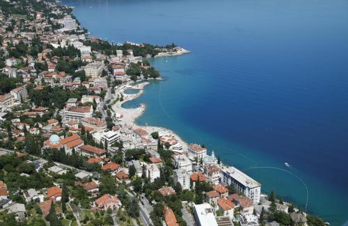 Mosenice Apartment | Apartment in Mošcenicka Draga with sea view, terrace, air conditioning, Wi-Fi (4364-5)
