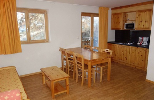 Saint-Pierre-de-Clages Apartment | Apartment in Nendaz near Ski Slopes