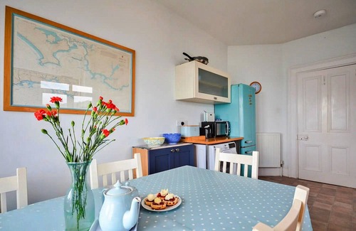 Kingsand Cottage | Apartment in Newquay near Towan Beach