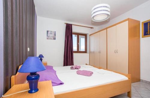 Njivice Apartment | Apartment in Njivice with sea view, balcony, air conditioning, WiFi 4687-1