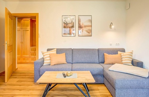 Niedernsill Apartment | Apartment in picturesque Niedernsill with garden