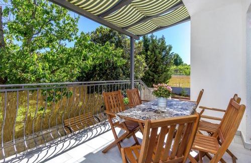Skatari Apartment | Apartment in Pula near the Sea and Town Center