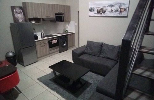 Greater Johannesburg Metropolitan Area Hotel | Apartment In Rosebank Johannesburg