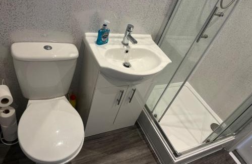 Rugeley Apartment | Apartment in Rugeley Trades and Visitors to Cannock Chase