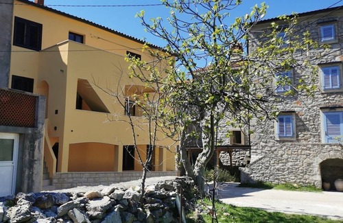 Sveti Jakov Apartment | Apartment in Stivan with Terrace, Air condition, WIFI (920-2)
