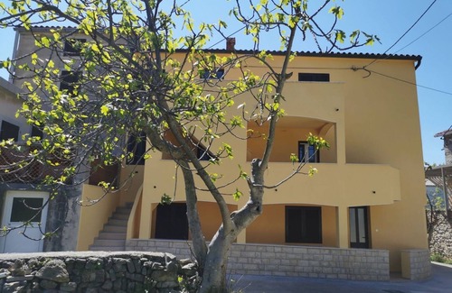 Sveti Jakov Apartment | Apartment in Stivan with Terrace, Air condition, WIFI (920-2)