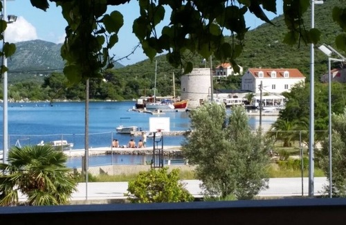 Mali Ston Apartment | Apartment in Ston/Mali Ston with Terrace, Air condition, WIFI (3588-3)
