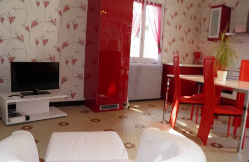 Bagneux Apartment | APARTMENT IN THE GARDEN OF HISTORICAL MONUMENT OF 5000 YEARS