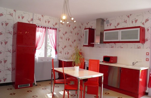 Bagneux Apartment | APARTMENT IN THE GARDEN OF HISTORICAL MONUMENT OF 5000 YEARS