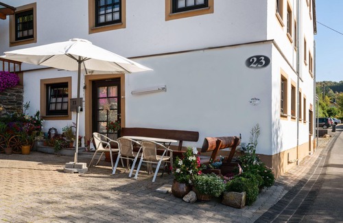 Merschbach Apartment | apartment in the Hunsrück region's Drohn Valley.