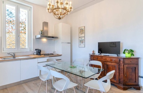 Diano Castello Condo | Apartment in Villa and historic location 5 minutes drive from beaches