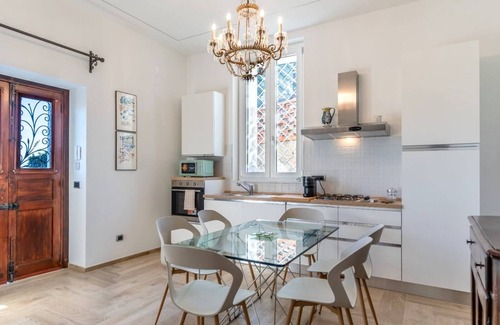 Diano Castello Condo | Apartment in Villa and historic location 5 minutes drive from beaches