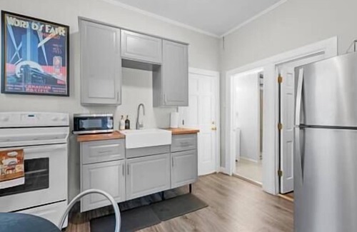 Wicker Park Apartment | Apartment in Vibrant Wicker Park