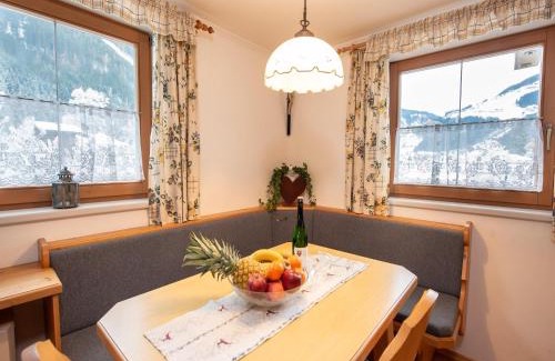 Wald im Pinzgau Apartment | Apartment in Wald near Krimml Waterfalls