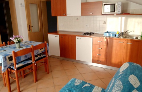 Zambratija Apartment | Apartment in Zambrattia with sea view balcony, garden, parking, WiFi, AC