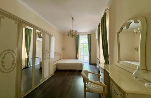 Khreshchatyy Yar Apartment | Apartment - Independence Square