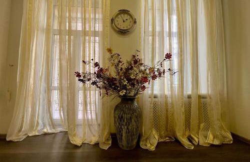 Khreshchatyy Yar Apartment | Apartment - Independence Square