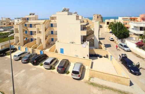 Torre Mozza Apartment | Apartment overlooking the sea and very close to it