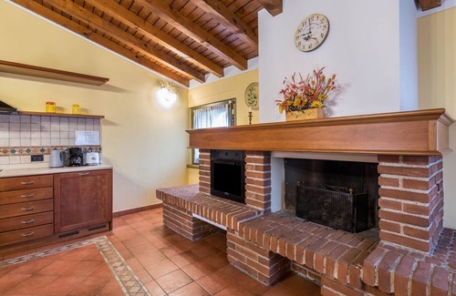 Santigaro Apartment | Apartment 'Oleadei - Zeus' with Mountain View, Wi-Fi and Air Conditioning