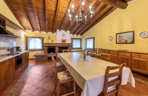 Santigaro Apartment | Apartment 'Oleadei - Zeus' with Mountain View, Wi-Fi and Air Conditioning