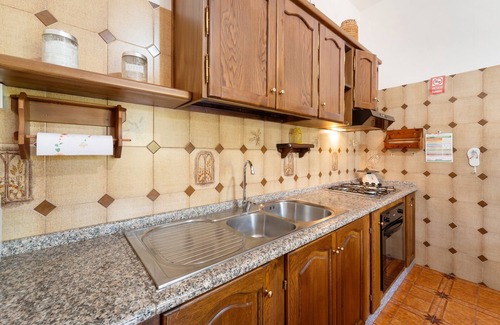 San Giovanni Suergiu Apartment | Apartment '2' with Shared Garden, Balcony and Air Conditioning