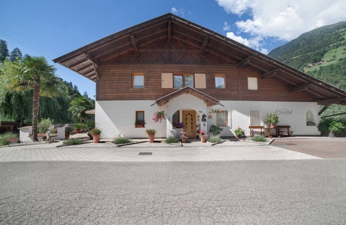 San Leonardo in Passiria Apartment | Apartment "Veilchen" with Mountain View, Pool, Wi-Fi, Balcony & Garden