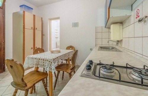 Jadrtovac Apartment | Apartment Ivić A1 near the Beach
