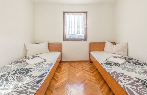 Jadrtovac Apartment | Apartment Ivić A2 near the sea