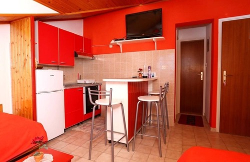 Racisce Apartment | Apartment Ivo - 20m from the sea: A4(2+2) - Racisce, Island Korcula, Croatia