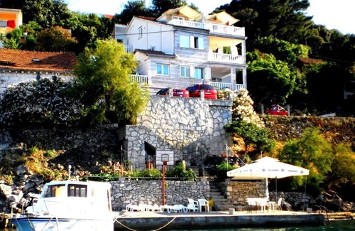 Racisce Apartment | Apartment Ivo - 20m from the sea: A3(2+2) - Racisce, Island Korcula, Croatia