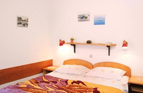 Racisce Apartment | Apartment Ivo - 20m from the sea: A2(2) - Racisce, Island Korcula, Croatia