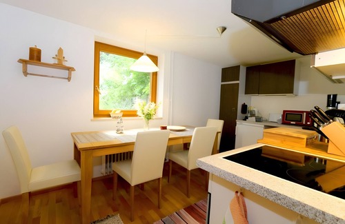 Schoenwald Apartment | Apartment 'Jachmann, 80qm' with Private Terrace, Private Garden and Wi-Fi